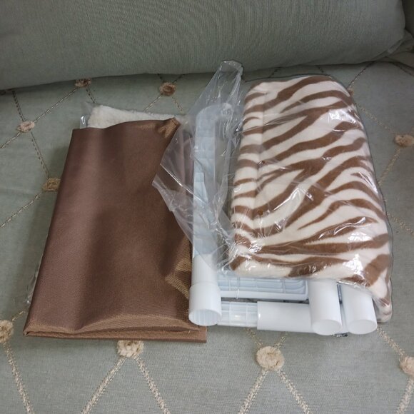 NEW Oster Sunny Seat Window Mount Cat Bed Hammock  Perch - Picture 2 of 9